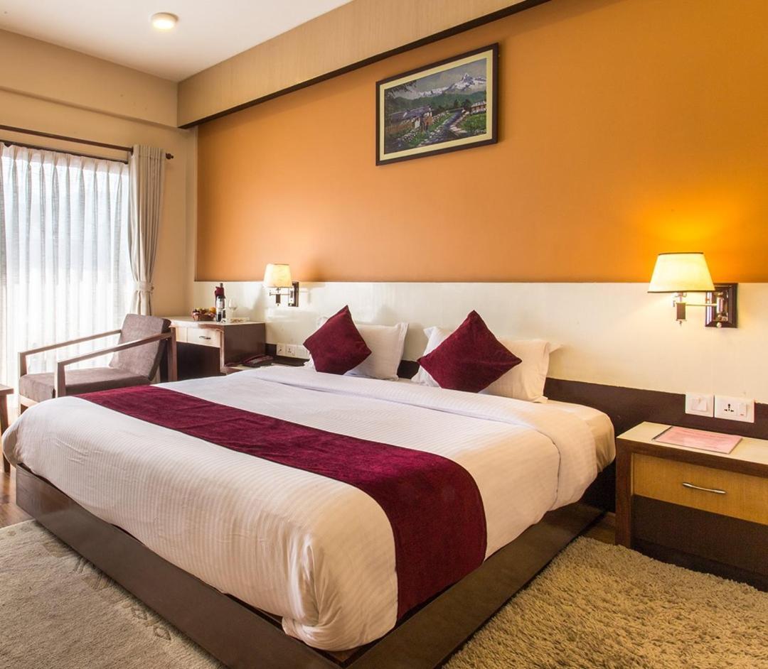 Hotel Queens Park Похара Екстериор снимка