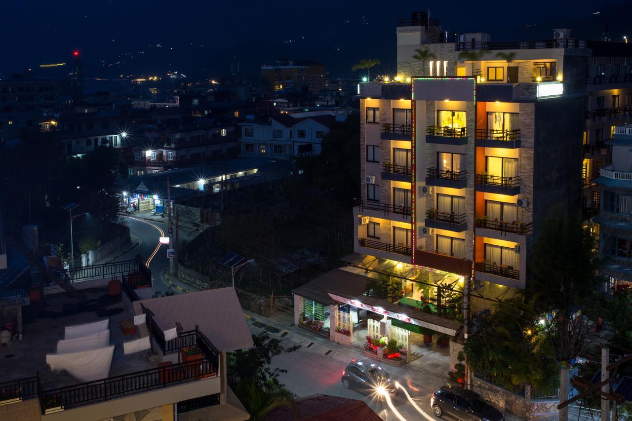 Hotel Queens Park Похара Екстериор снимка