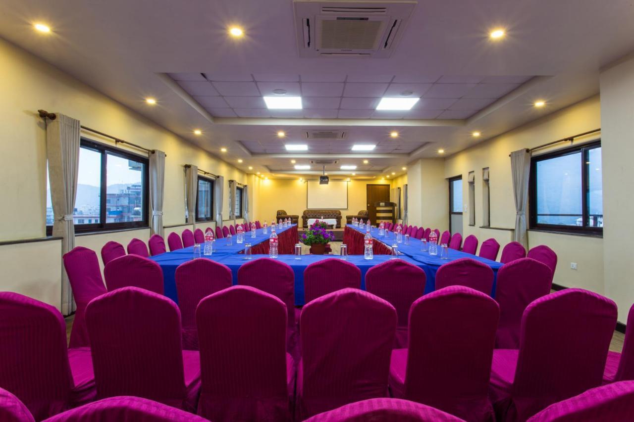 Hotel Queens Park Похара Екстериор снимка