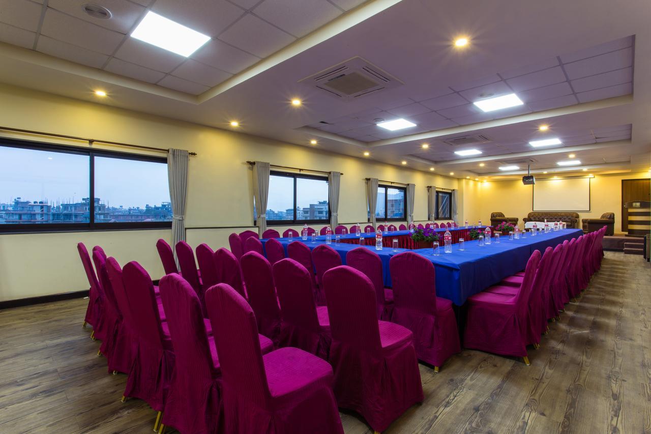 Hotel Queens Park Похара Екстериор снимка