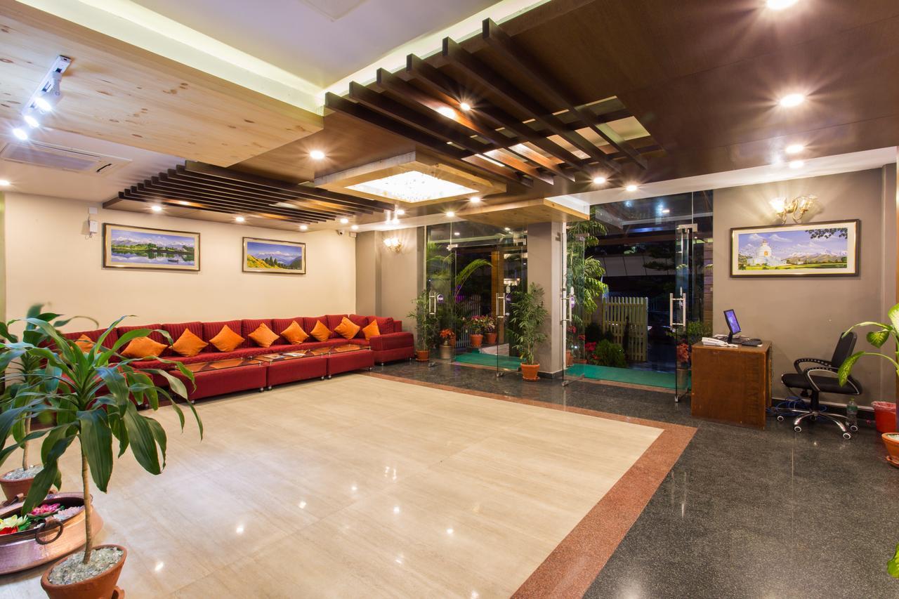 Hotel Queens Park Похара Екстериор снимка