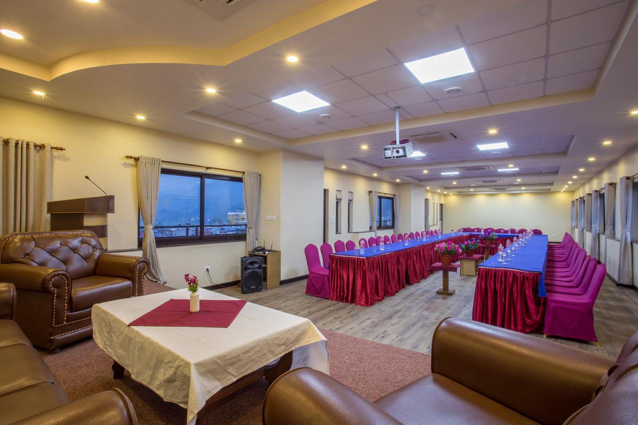 Hotel Queens Park Похара Екстериор снимка