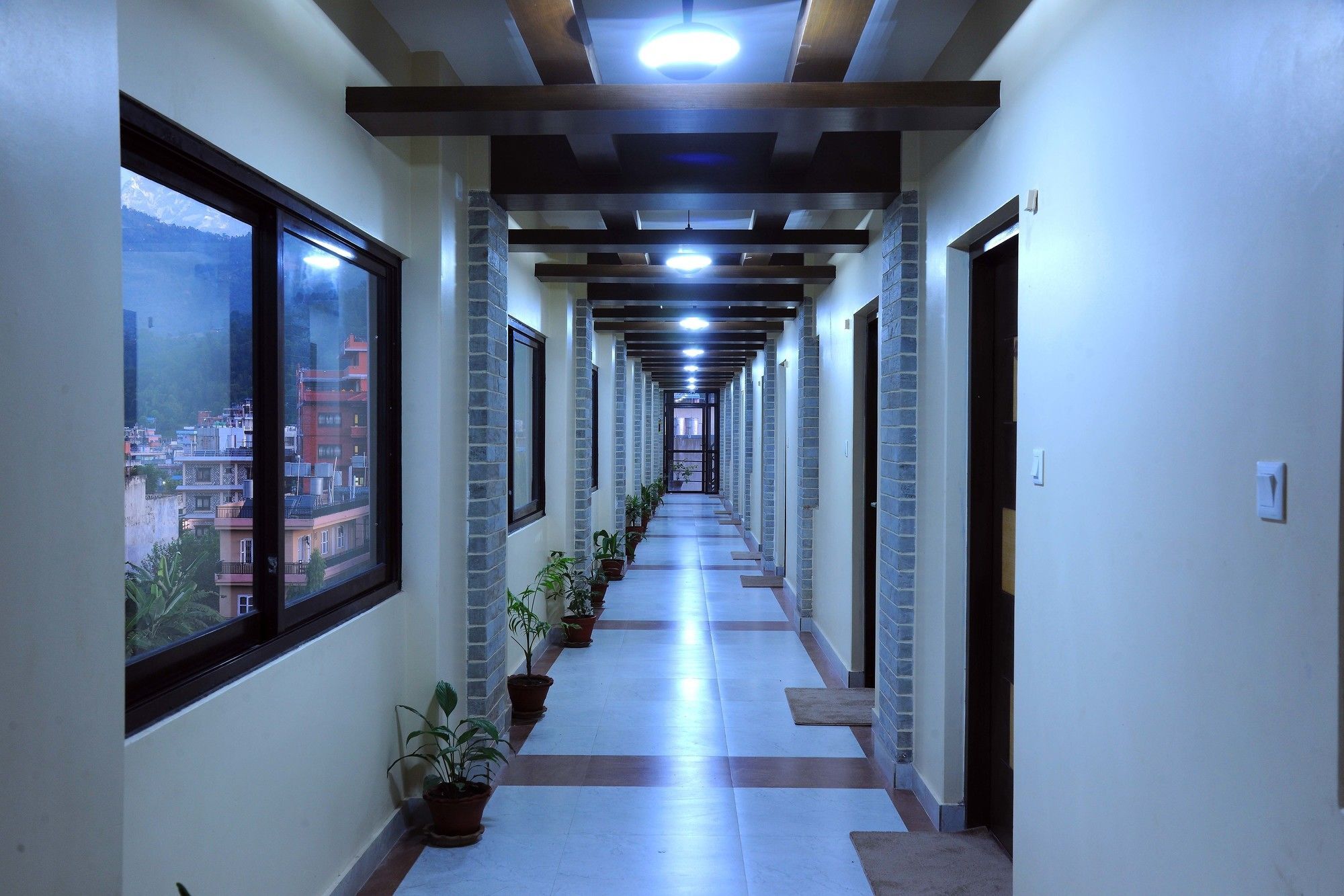 Hotel Queens Park Похара Екстериор снимка