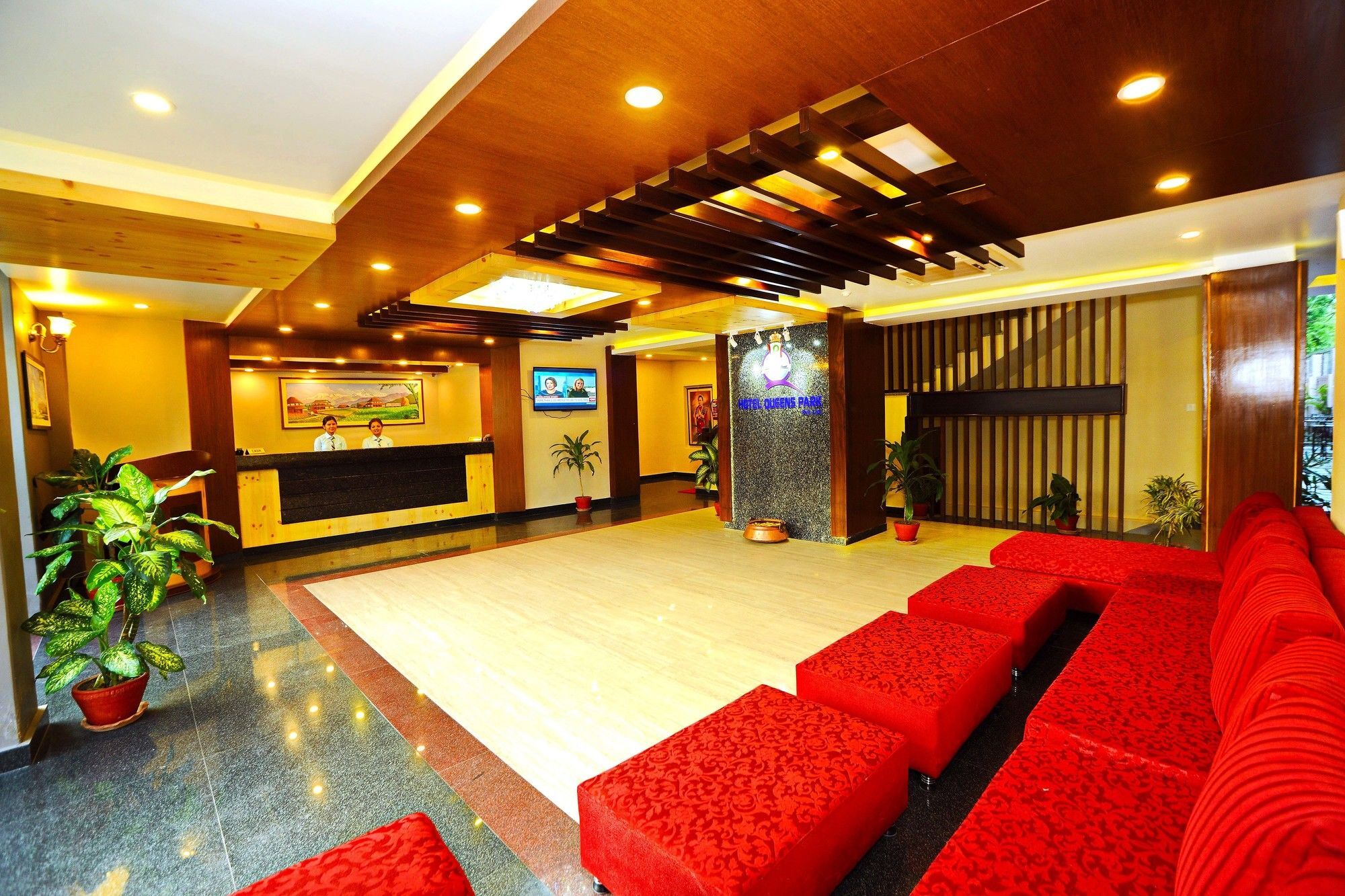 Hotel Queens Park Похара Екстериор снимка