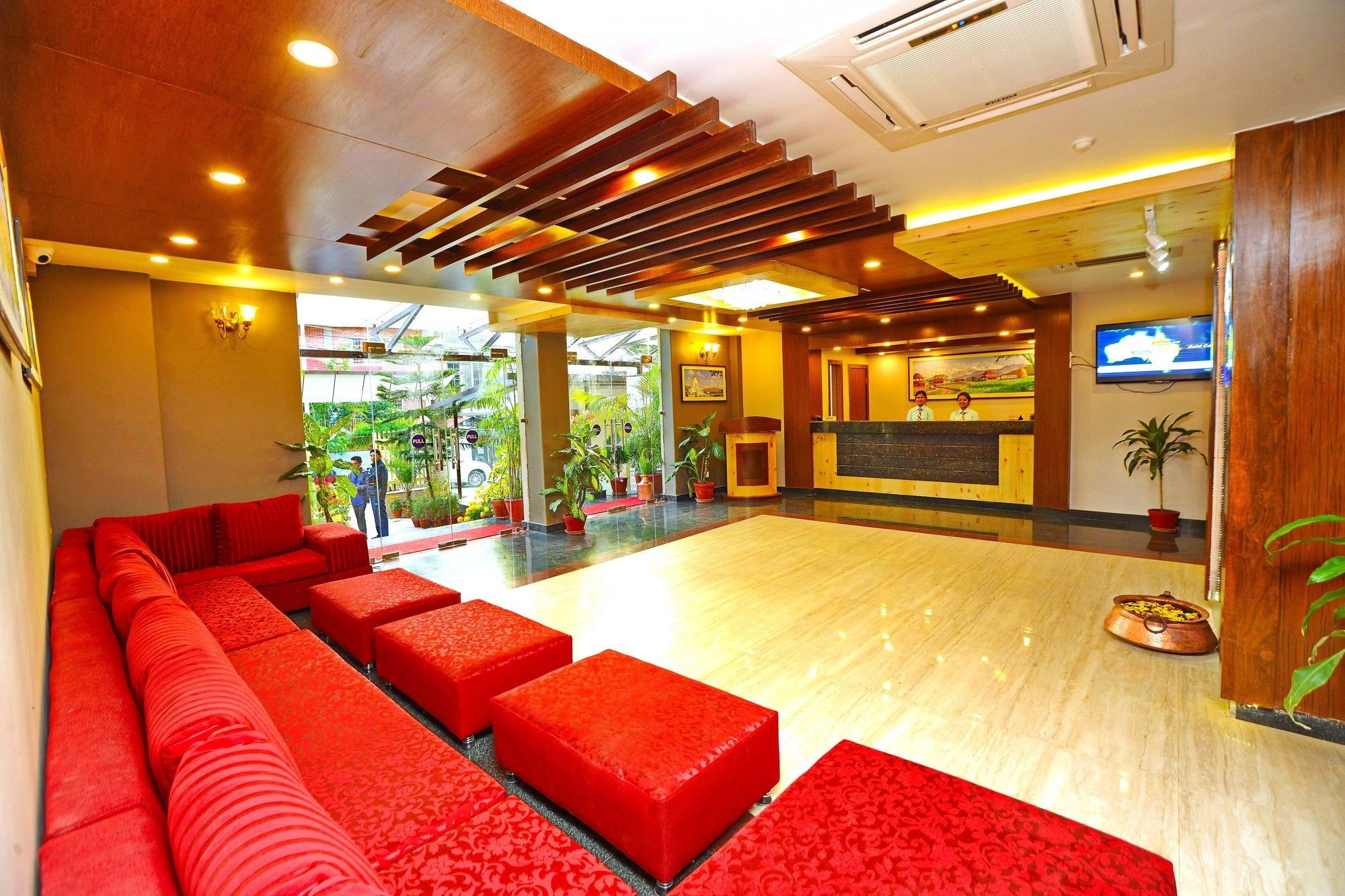 Hotel Queens Park Похара Екстериор снимка